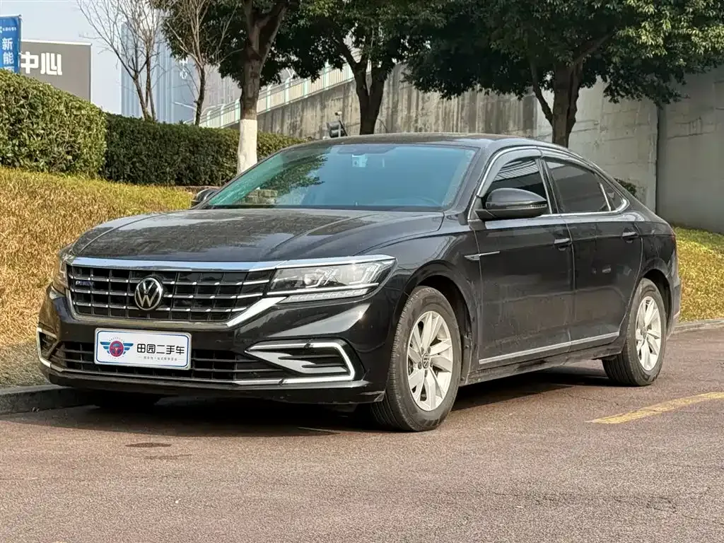 Volkswagen Passat New Energy — фото 1