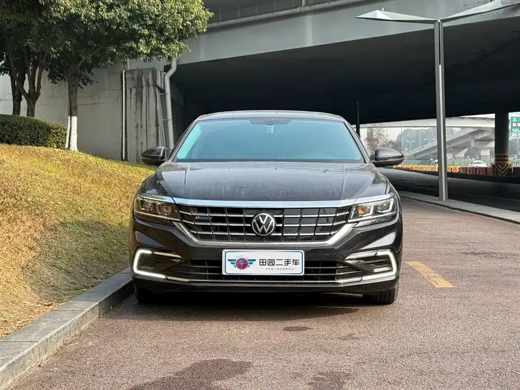 Volkswagen Passat New Energy — фото 3