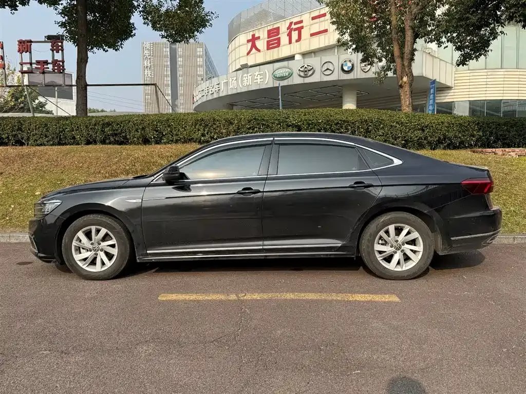 Volkswagen Passat New Energy — фото 8
