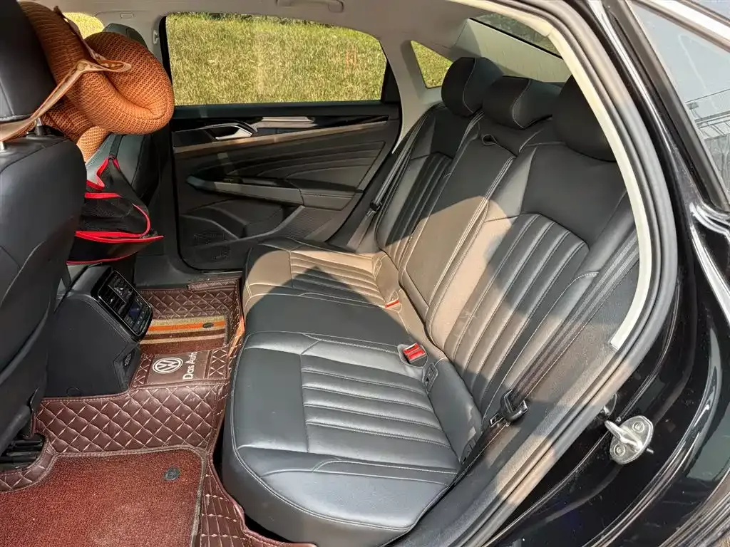 Volkswagen Passat New Energy — фото 9