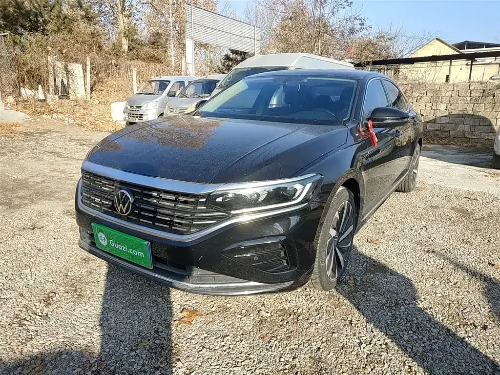 Volkswagen Passat — фото 1