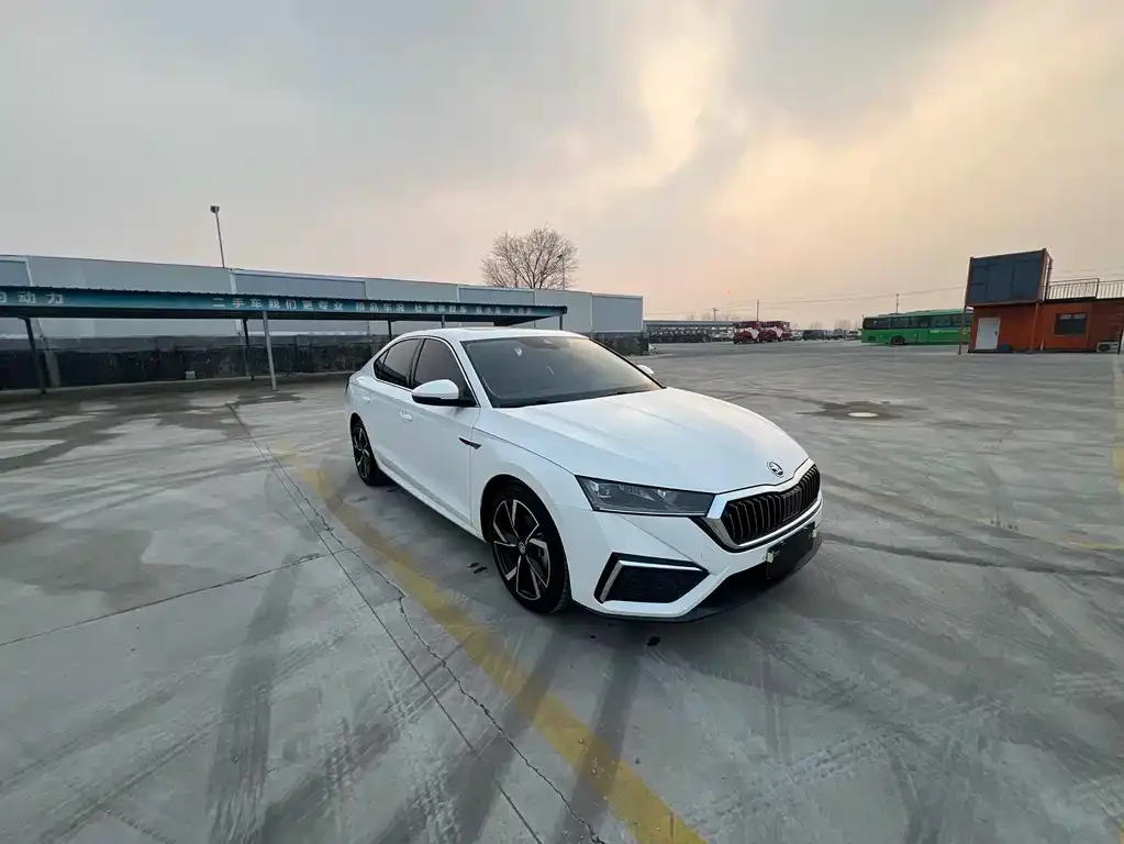 Skoda Octavia — фото 3