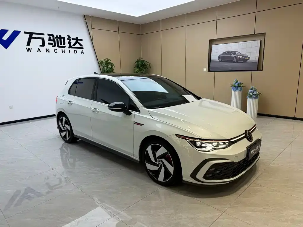 Volkswagen Golf GTI — фото 8