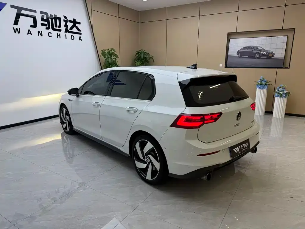 Volkswagen Golf GTI — фото 4