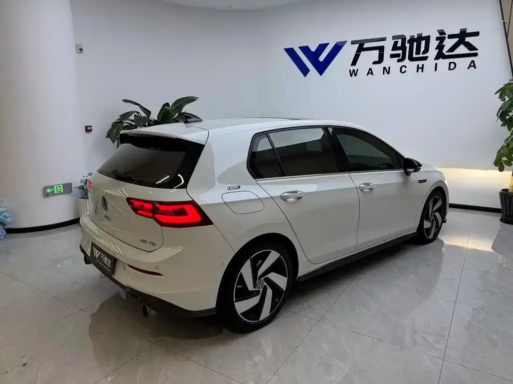 Volkswagen Golf GTI — фото 6
