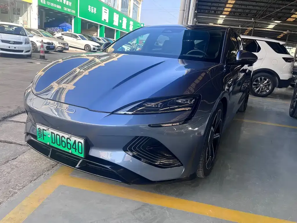 BYD Seal — фото 1