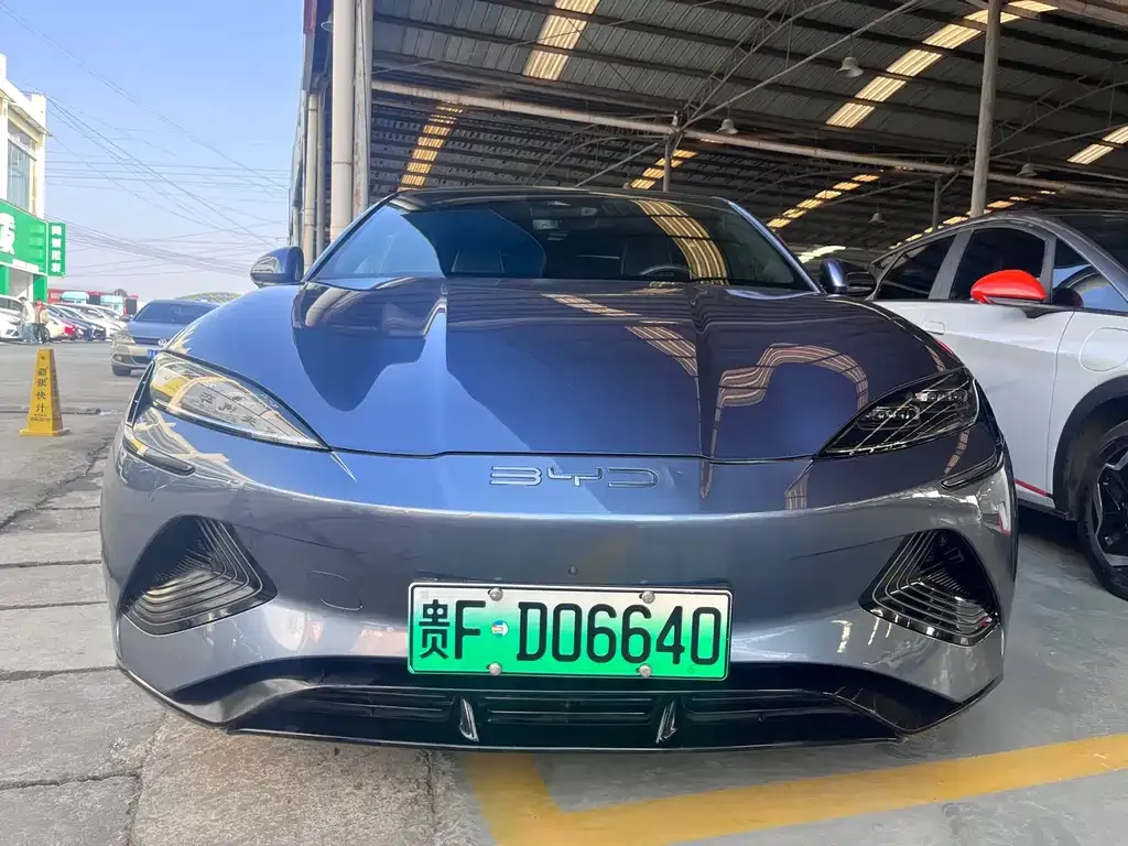 BYD Seal — фото 2