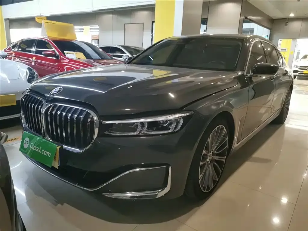 BMW 7 Series — фото 10