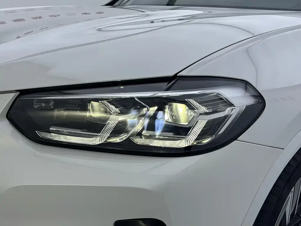 BMW iX3 — фото 10