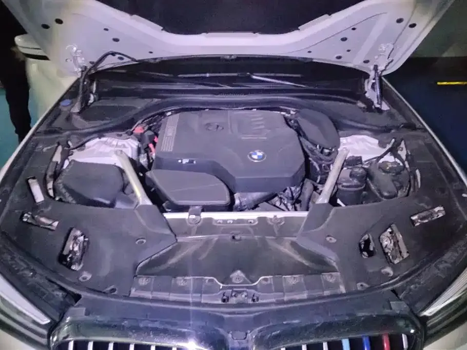 BMW 5 Series — фото 10