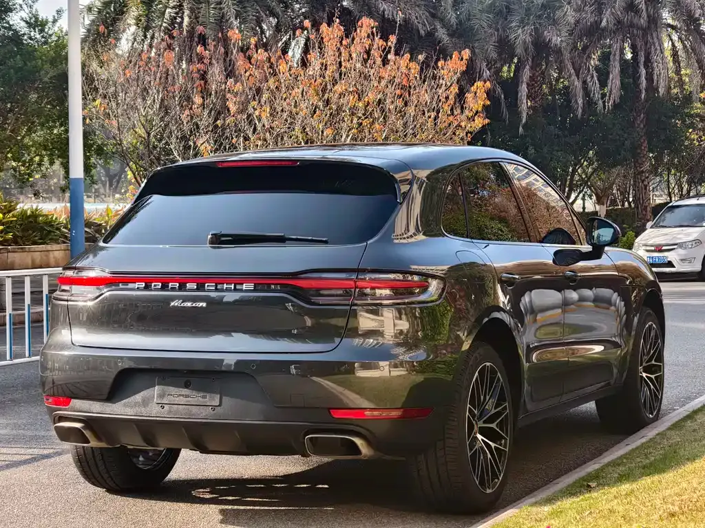 Porsche Macan — фото 9