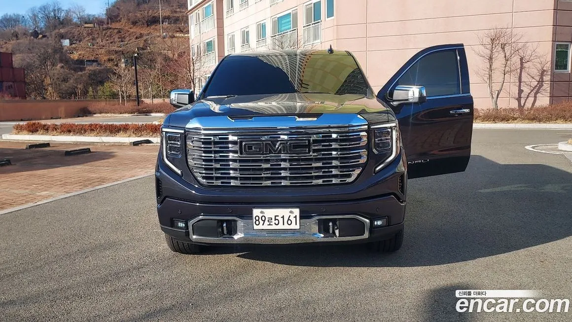 GMC Sierra — фото 1