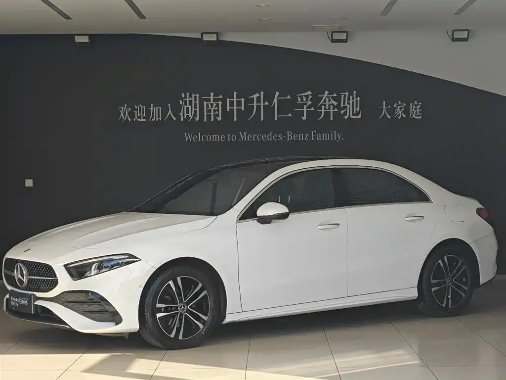 Mercedes-Benz A-Class — фото 1