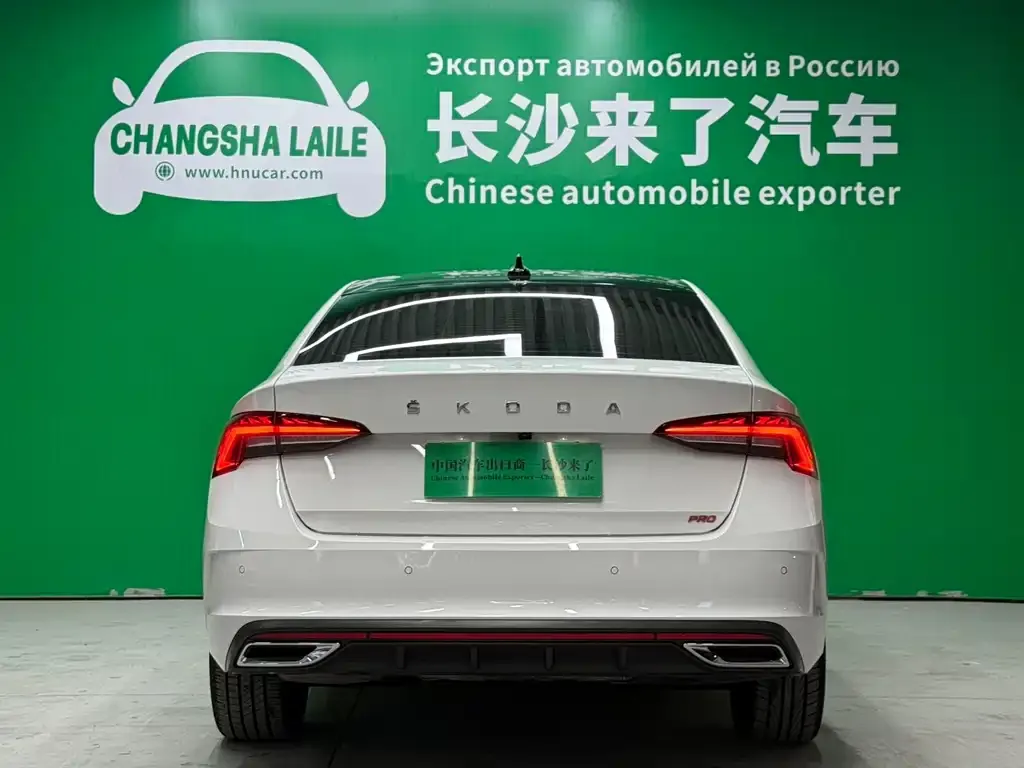 Skoda Octavia — фото 2