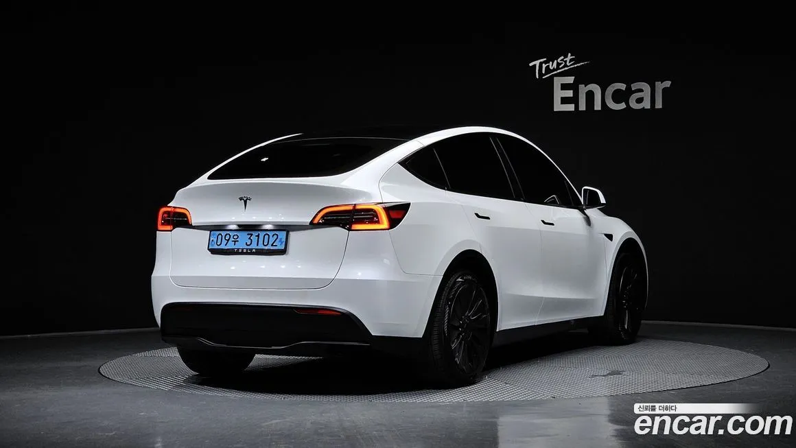 Tesla Model Y — фото 5