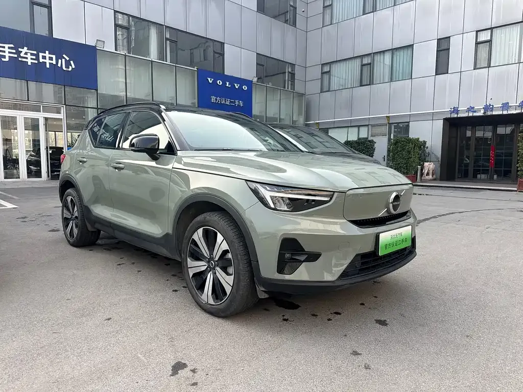 Volvo XC40 NEV — фото 9