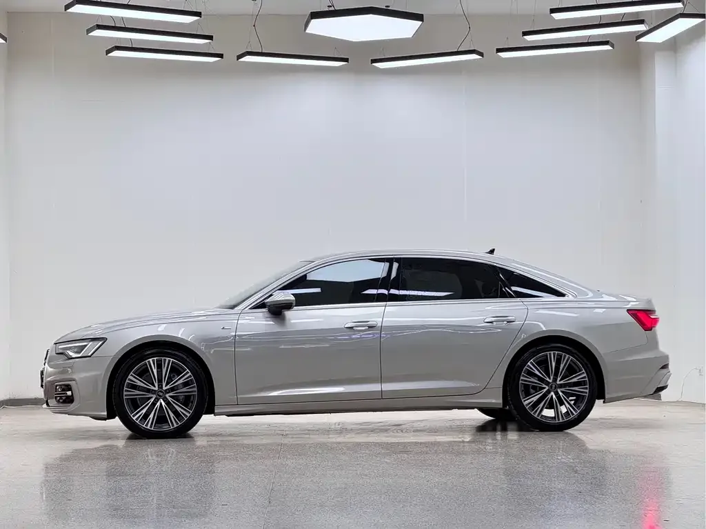 Audi A6L — фото 5