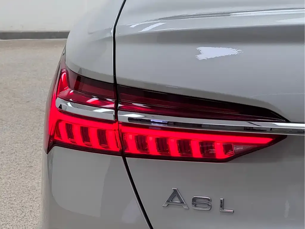 Audi A6L — фото 2
