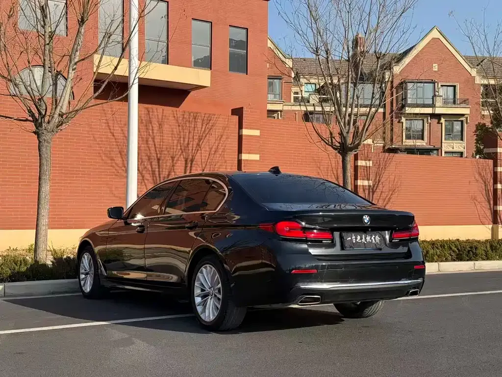 BMW 5 Series — фото 10