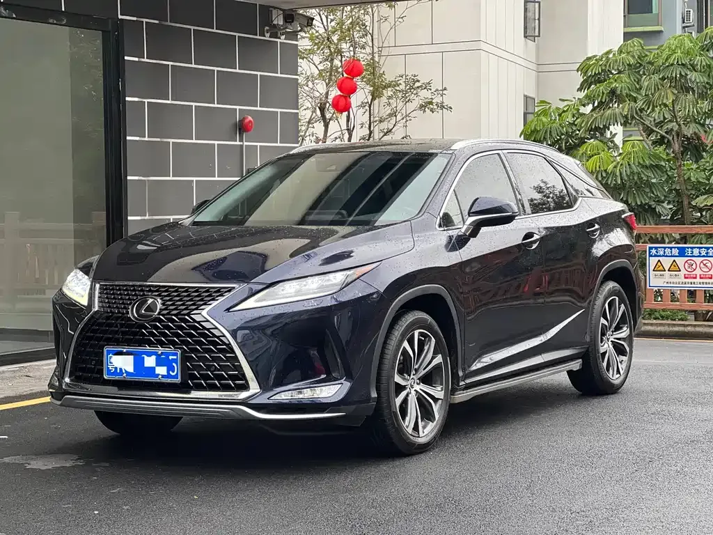Lexus RX — фото 1
