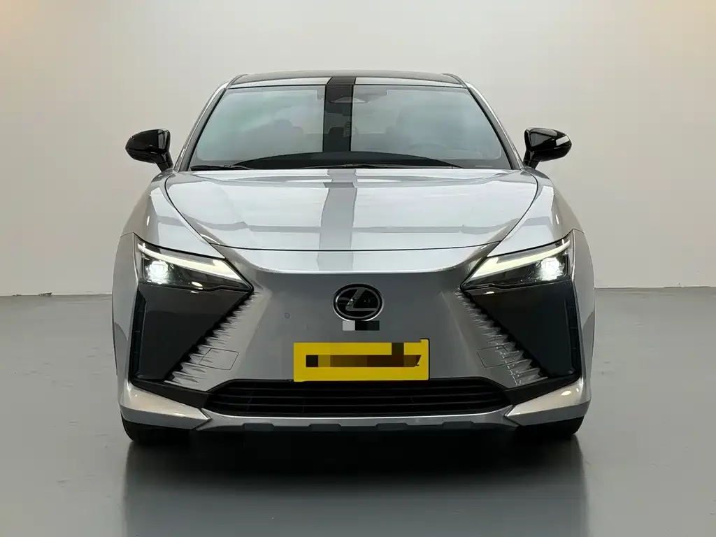 Lexus RZ — фото 2