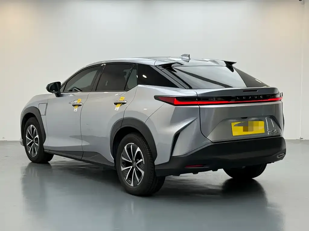 Lexus RZ — фото 5