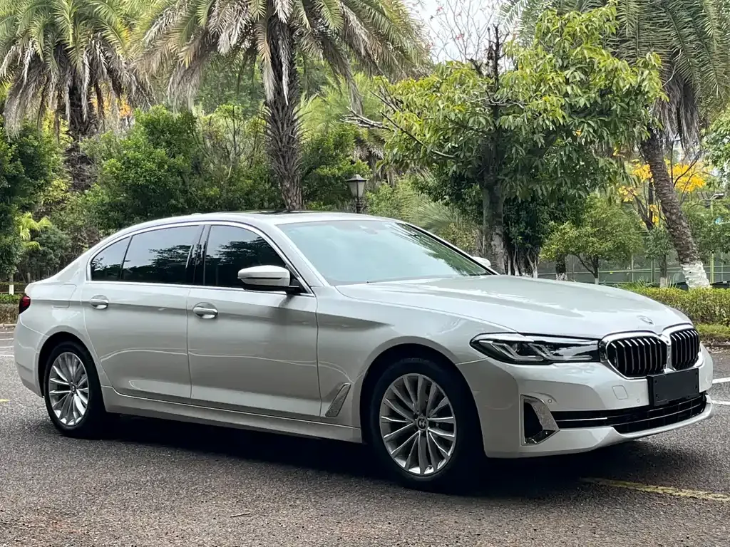 BMW 5 Series — фото 4