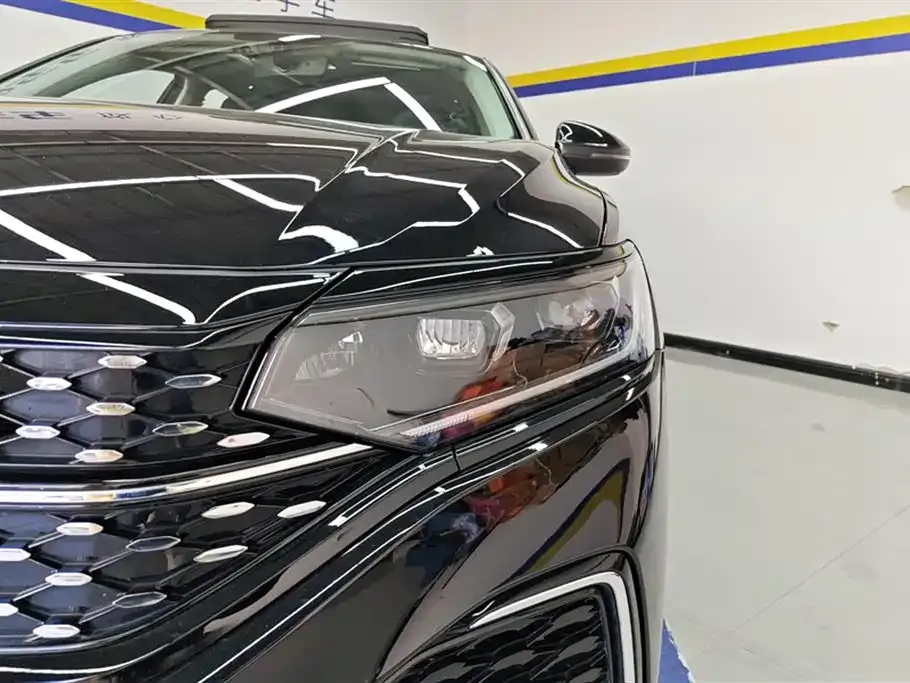 Volkswagen Passat — фото 9