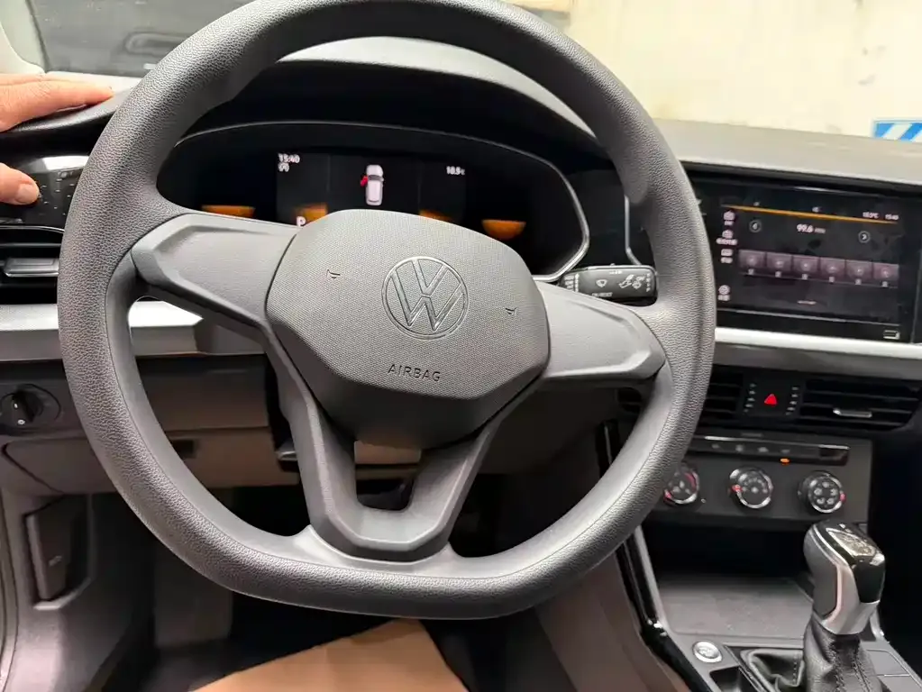 Volkswagen Passat — фото 3