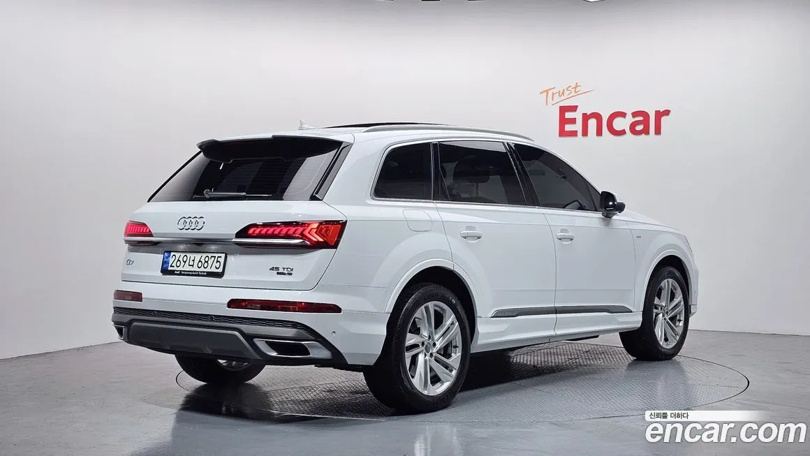 Audi Q7 — фото 2