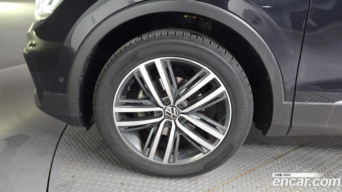 Volkswagen Tiguan — фото 6