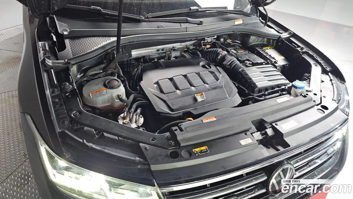 Volkswagen Tiguan — фото 10