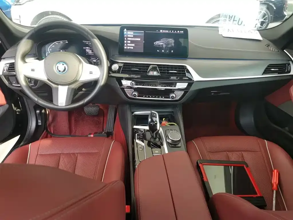 BMW 5 Series New Energy — фото 6