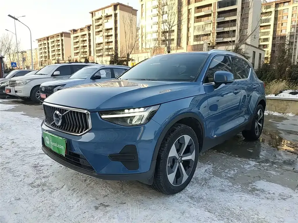 Volvo XC40 — фото 5
