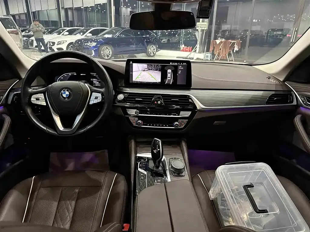 BMW 5 Series New Energy — фото 10