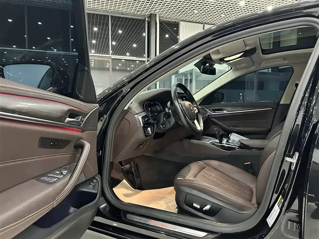 BMW 5 Series New Energy — фото 9