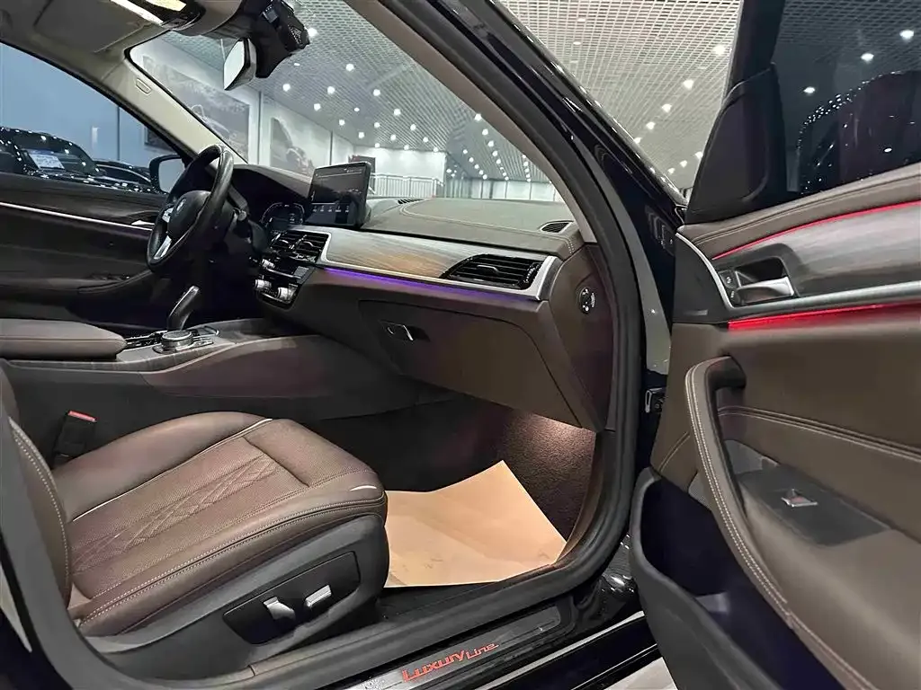 BMW 5 Series New Energy — фото 8
