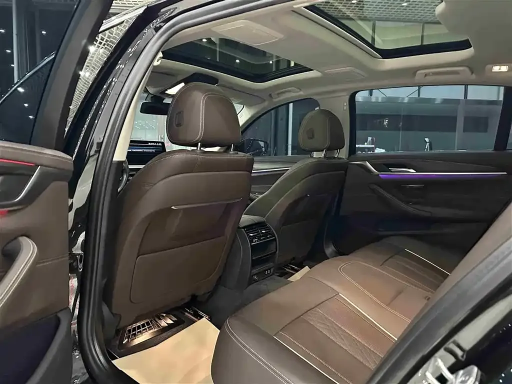 BMW 5 Series New Energy — фото 3