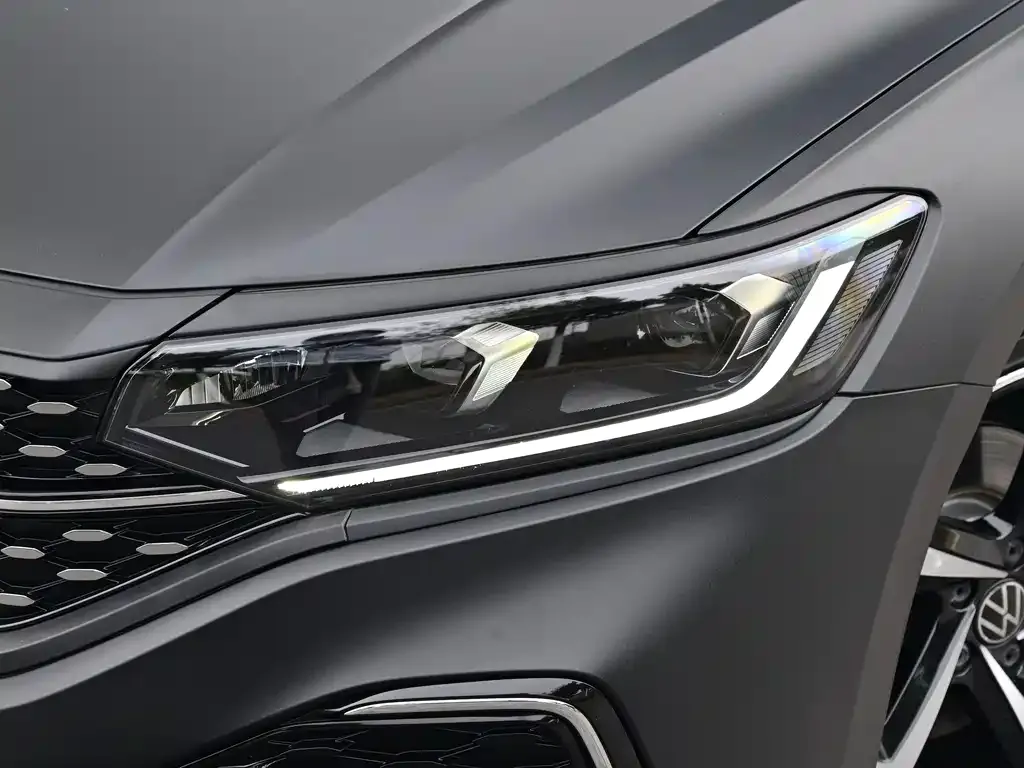 Volkswagen Passat — фото 3