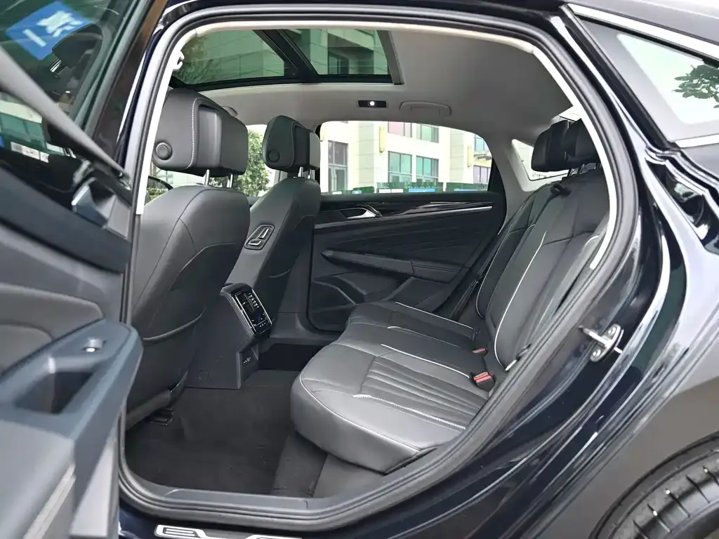 Volkswagen Passat — фото 2