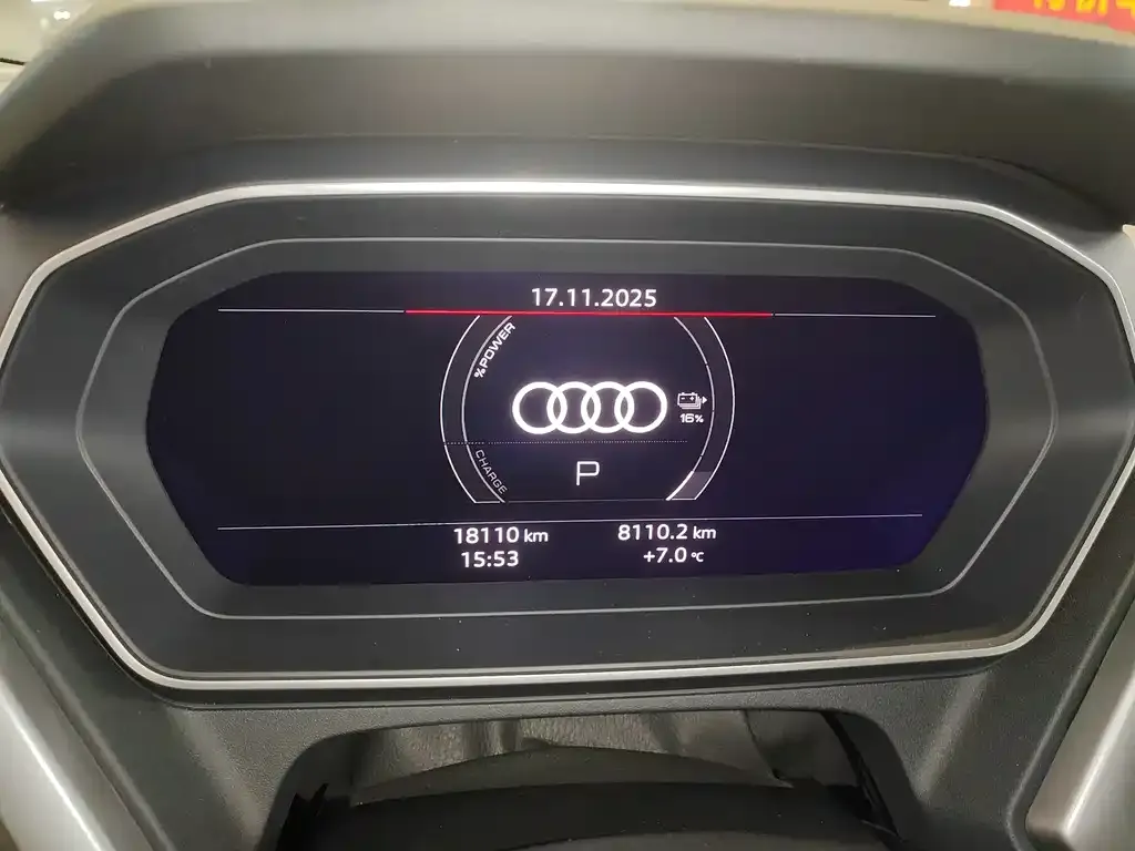 Audi Q4 e-tron — фото 4