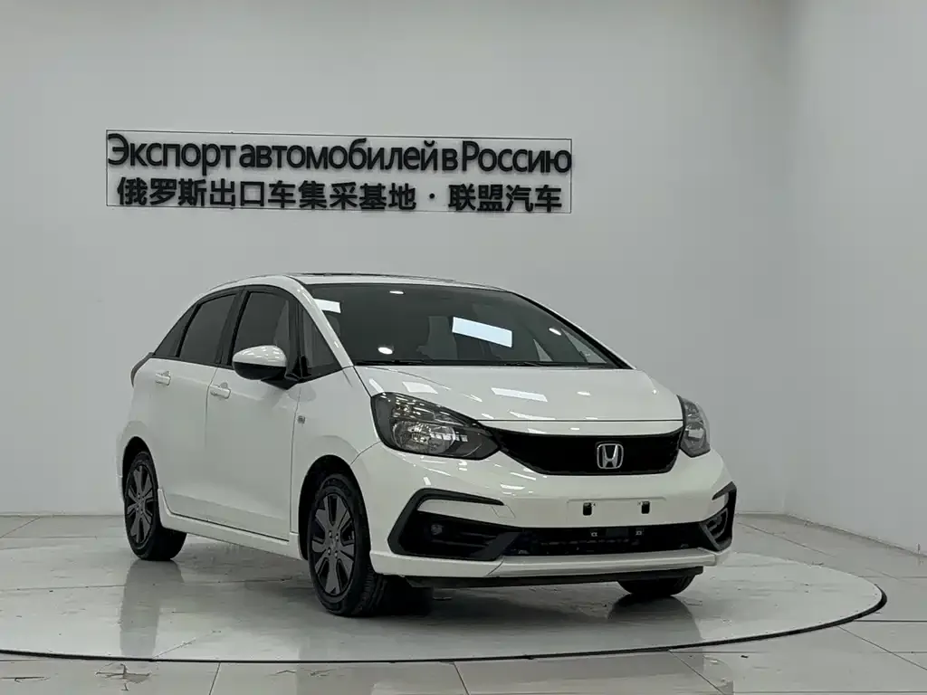 Honda Fit — фото 1
