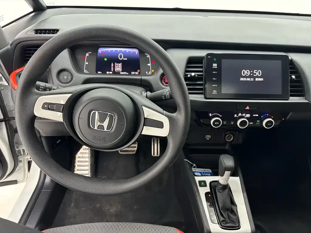 Honda Fit — фото 5