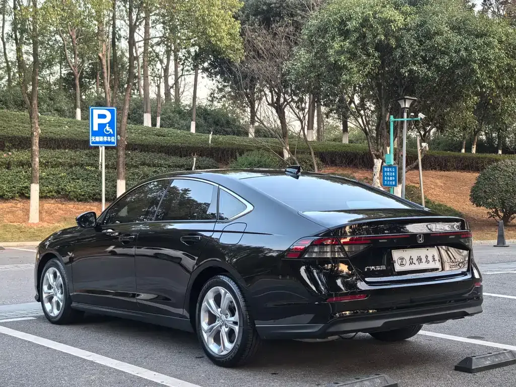 Honda Accord — фото 6