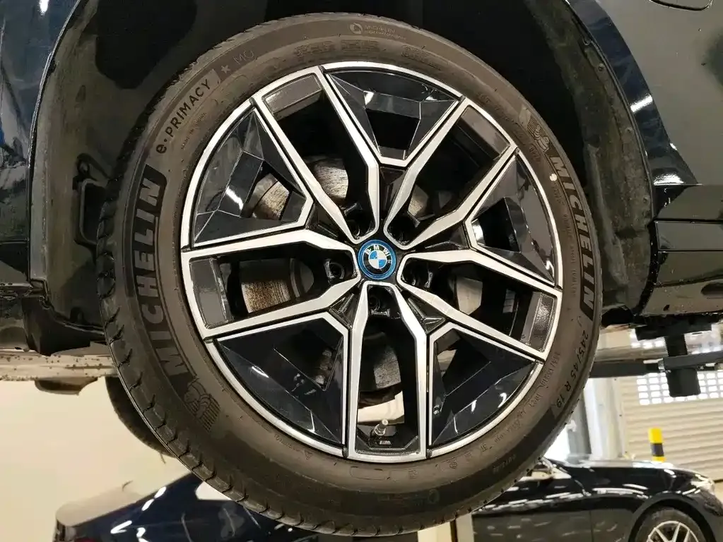 BMW i5 — фото 2