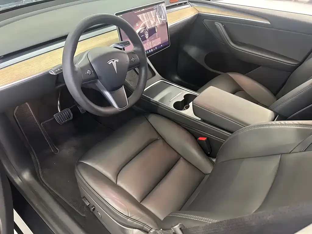 Tesla Model Y — фото 2