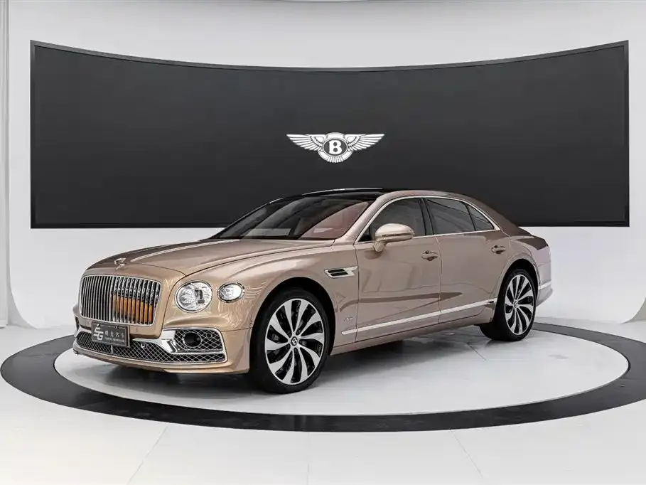 Bentley Flying Spur — фото 1