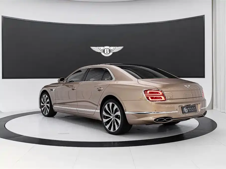 Bentley Flying Spur — фото 3