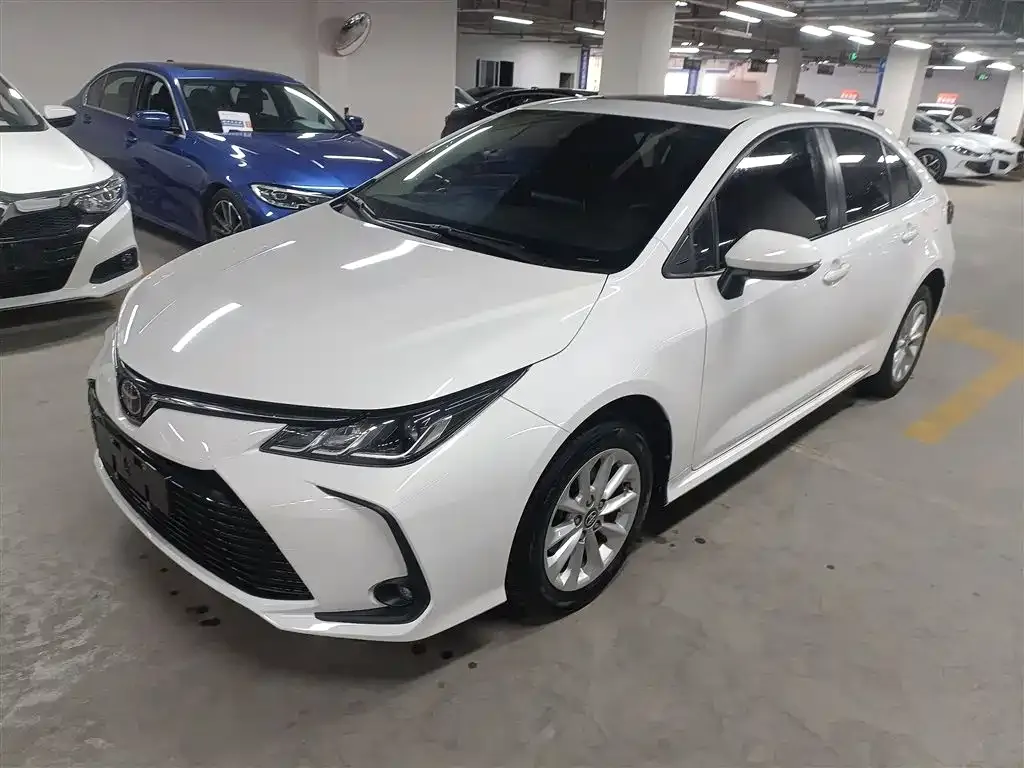 Toyota Corolla — фото 1