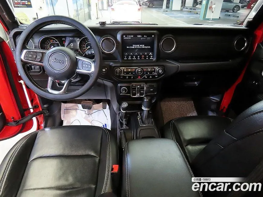 Jeep Wrangler — фото 10